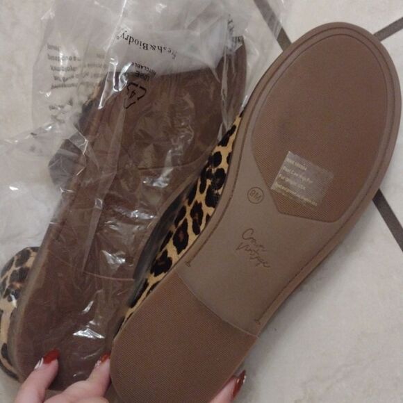 New Crown Vintage Pavletta Sandal Leopard Cow Hair leather flat peep toe size 9 - Picture 3 of 5